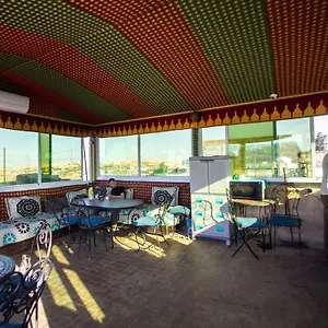 Amir Hostal